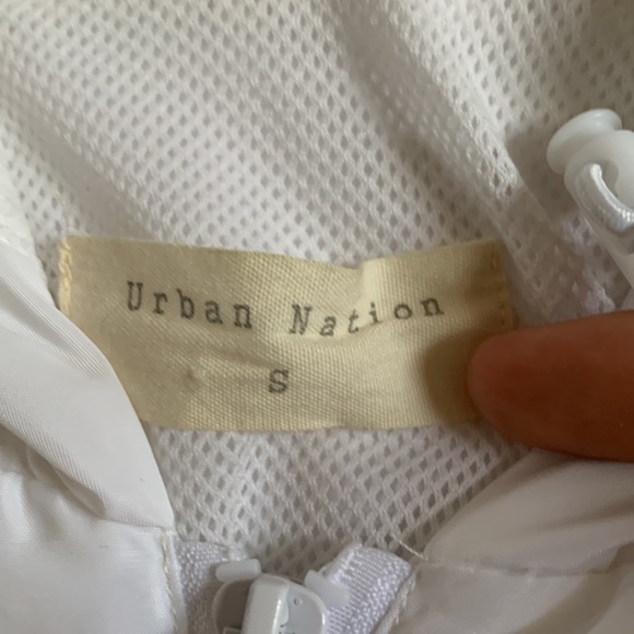 Windbreaker - Picture 4 of 4